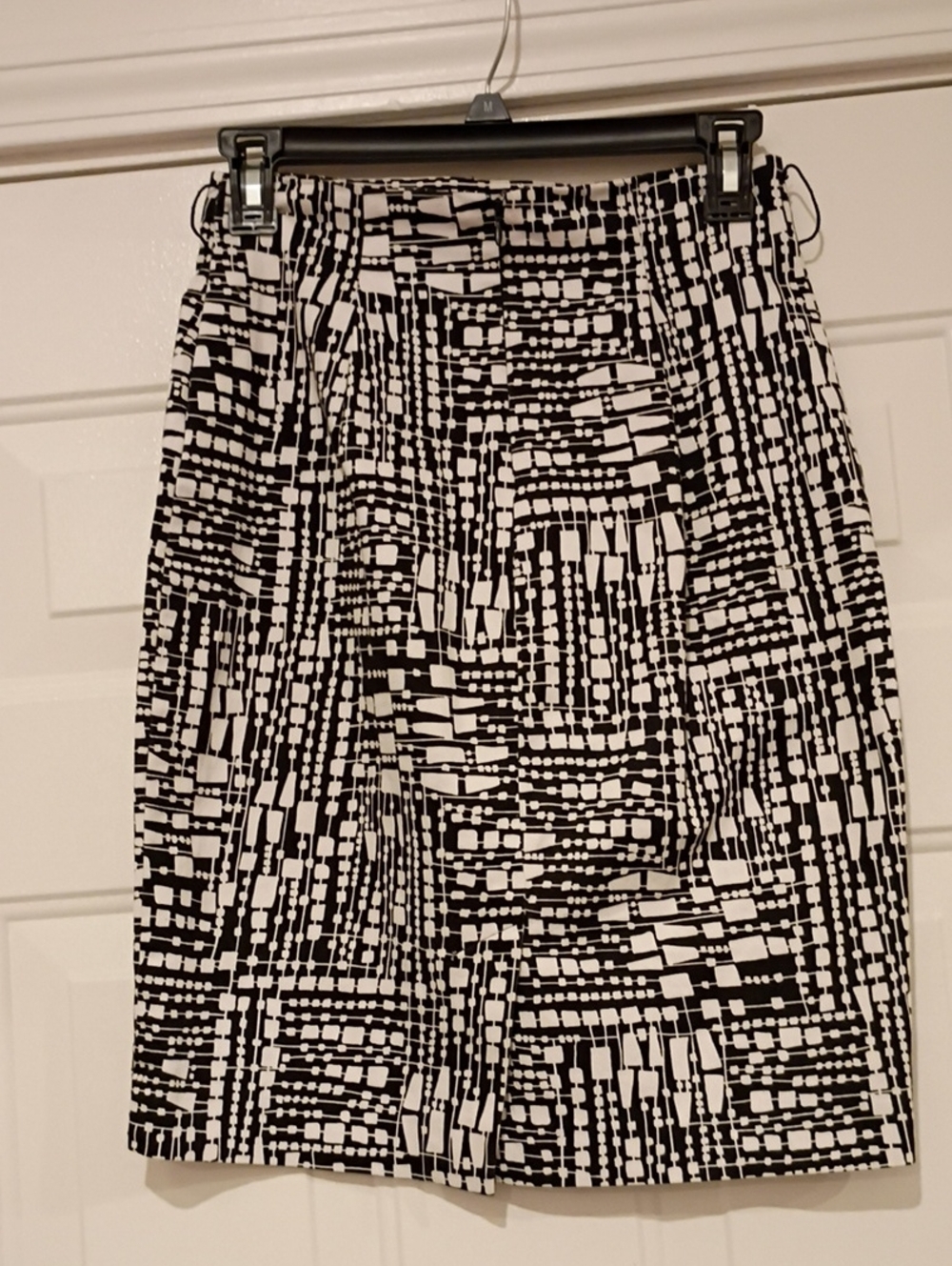 Worthington Black and White Geometric Pencil Skirt